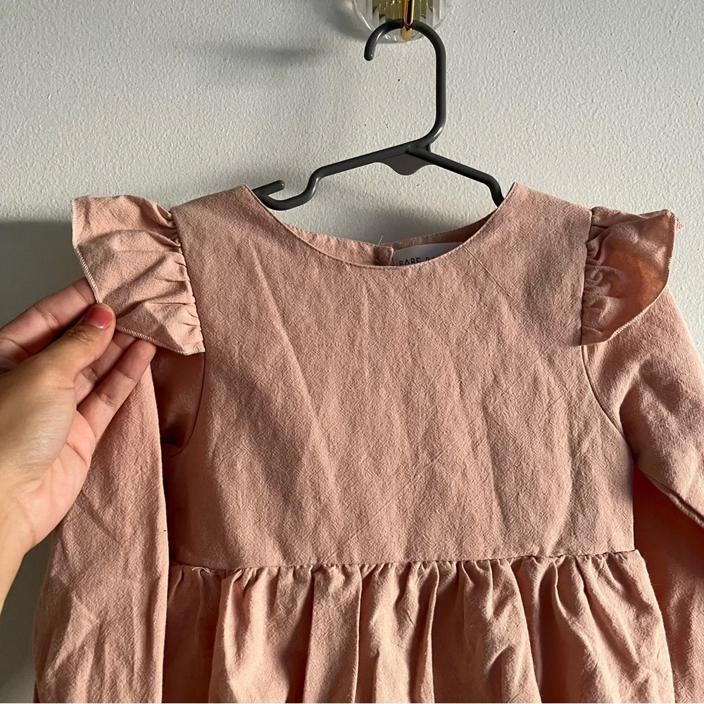 New Babe Basics Flutter Sleeve Linen Baby Romper Size 18-24 months
